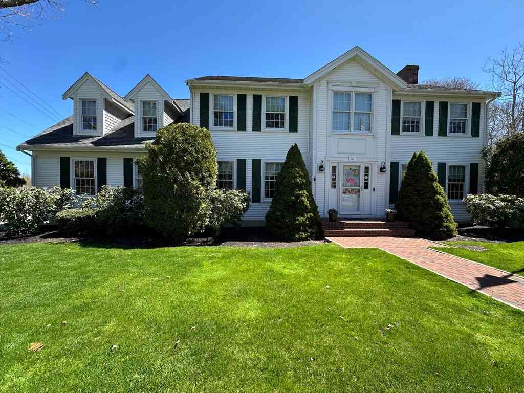 Homes For Sale - 12 Gordon Ln<br/> Yarmouth, MA 02675