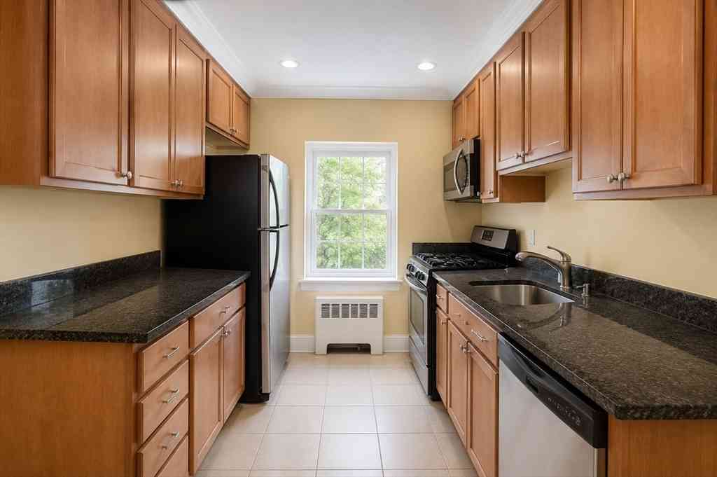 Condo For Rent - 652 Washington St #3<br/> Brookline, MA 02446