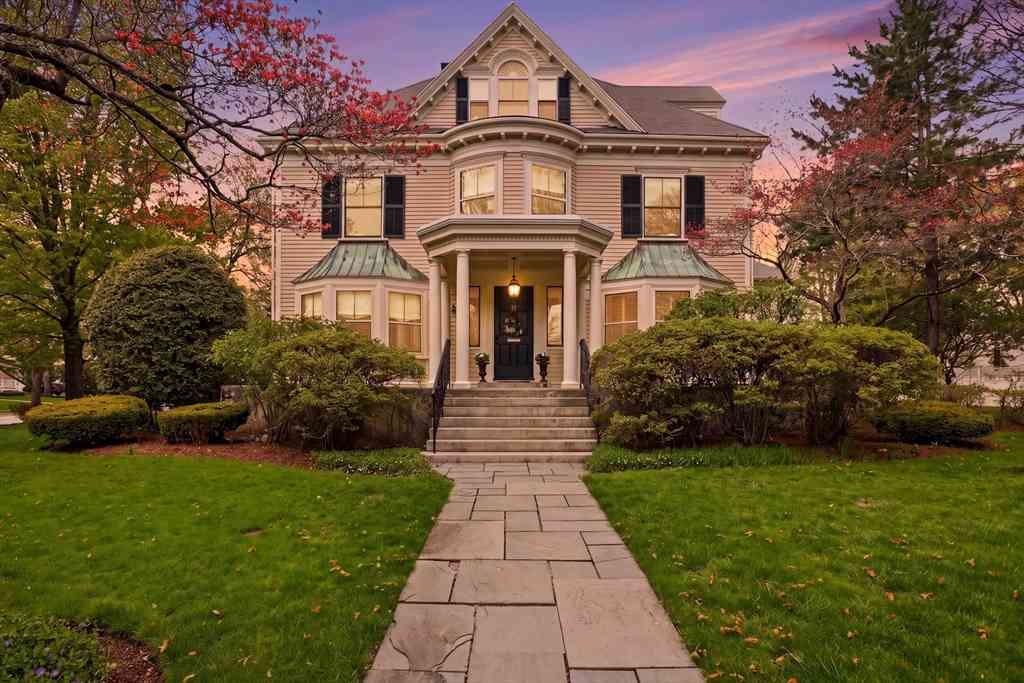 Homes For Sale - 115 Church St<br/> Winchester, MA 01890