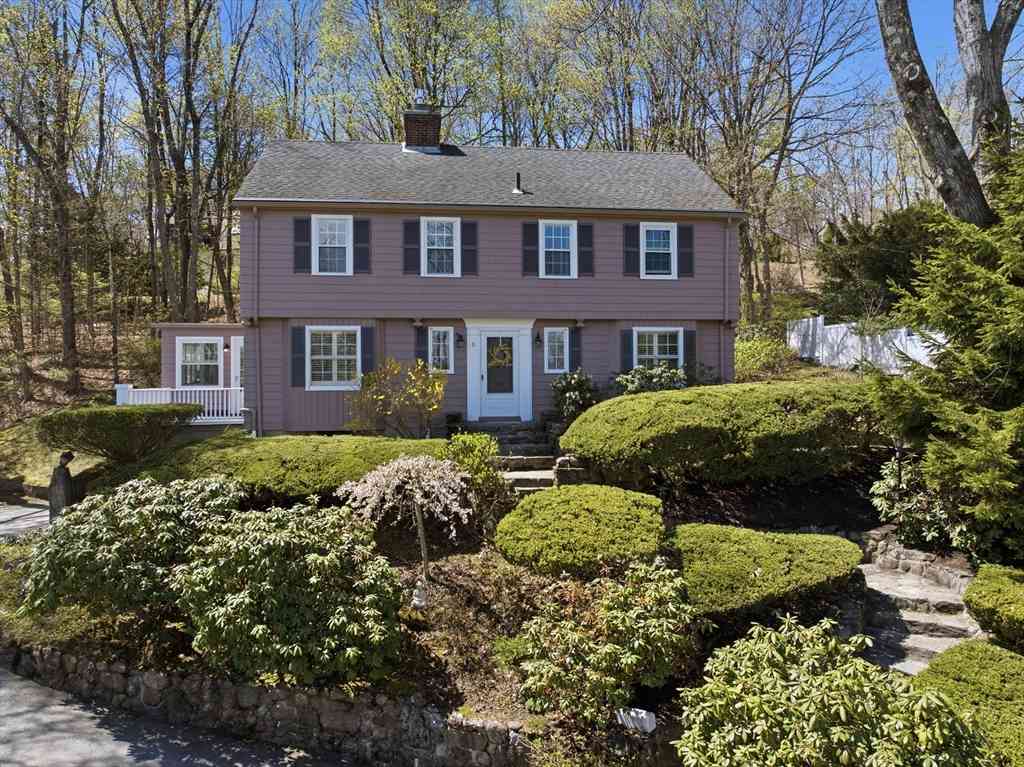 Homes For Sale - 11 Drury Ln<br/> Worcester, MA 01609