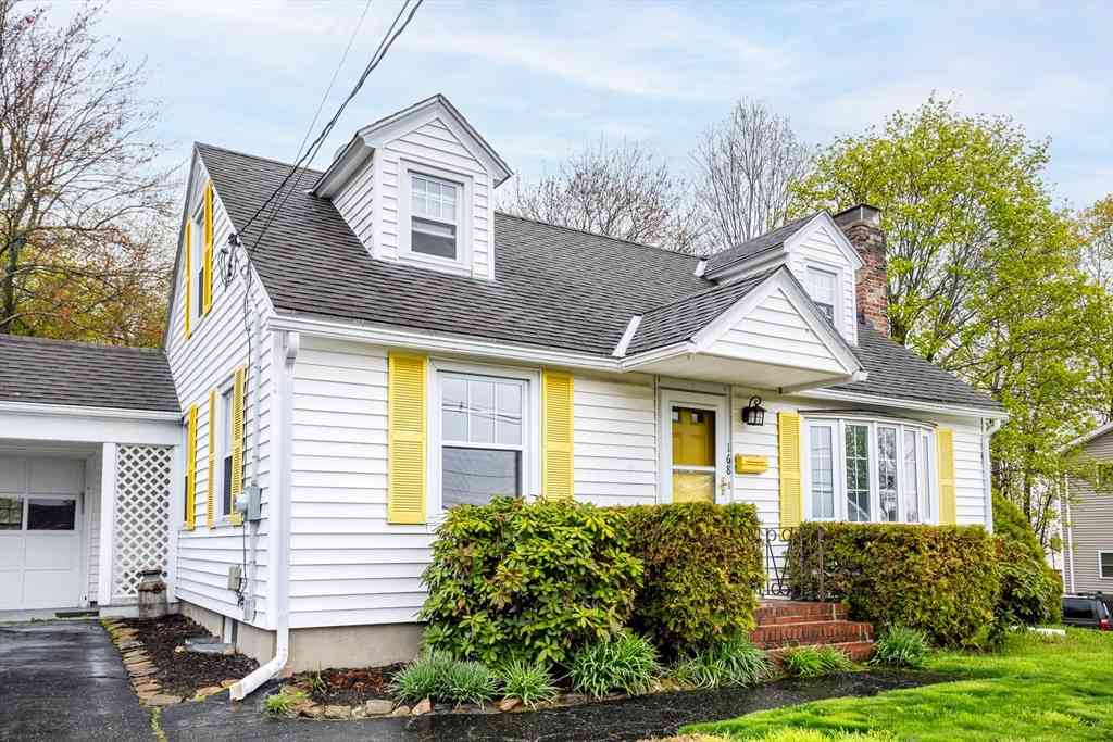 Homes For Sale - 168 Apricot St<br/> Worcester, MA 01603