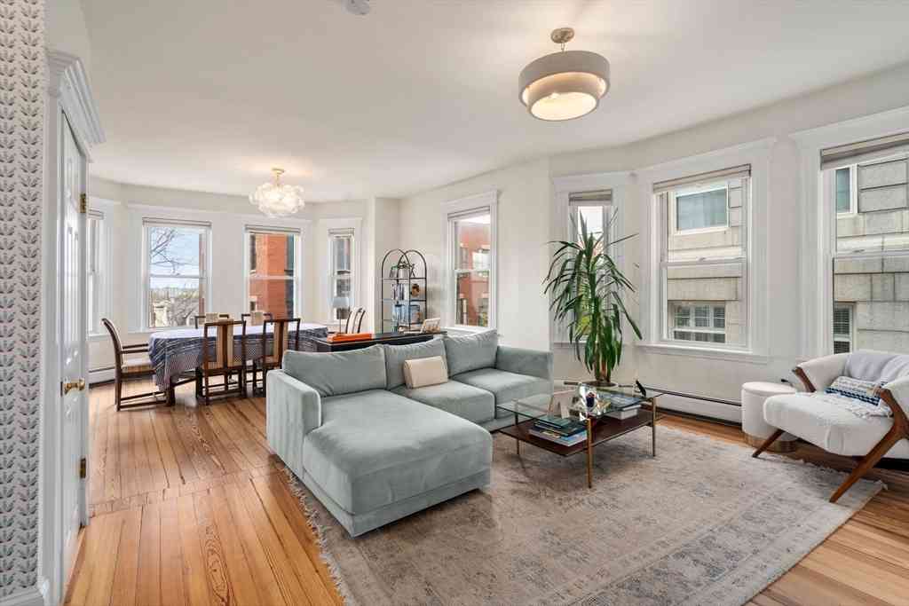 Condo For Sale - 6-8 Bartlett St #3<br/> Boston, MA 02129