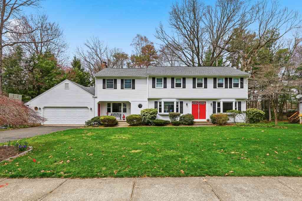 Homes For Sale - 44 Canterbury Ln<br/> Longmeadow, MA 01106
