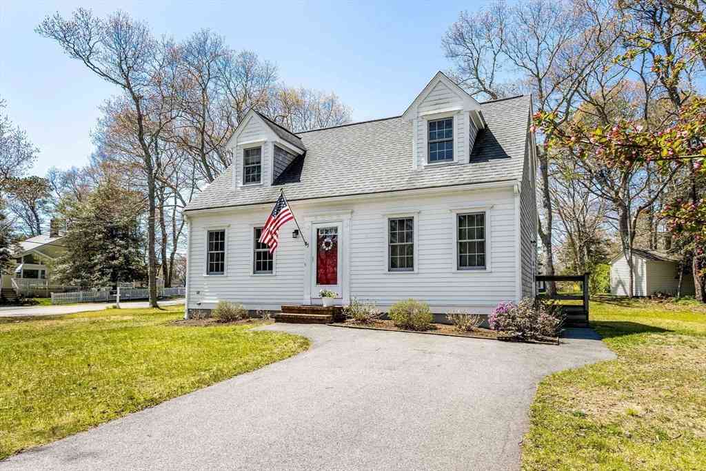 Homes For Sale - 5 Raspberry Lane<br/> Barnstable, MA 02648