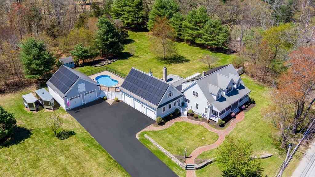 Homes For Sale - 64 Warren St<br/> Plainville, MA 02762
