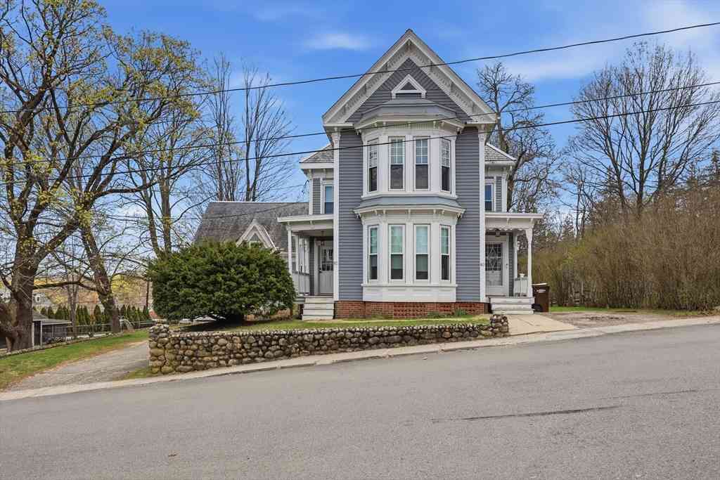 Condo For Sale - 6 Wells Ave #D<br/> Amesbury, MA 01913