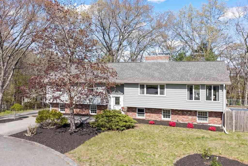 Homes For Sale - 16 Briscoe Street<br/> Woburn, MA 01801