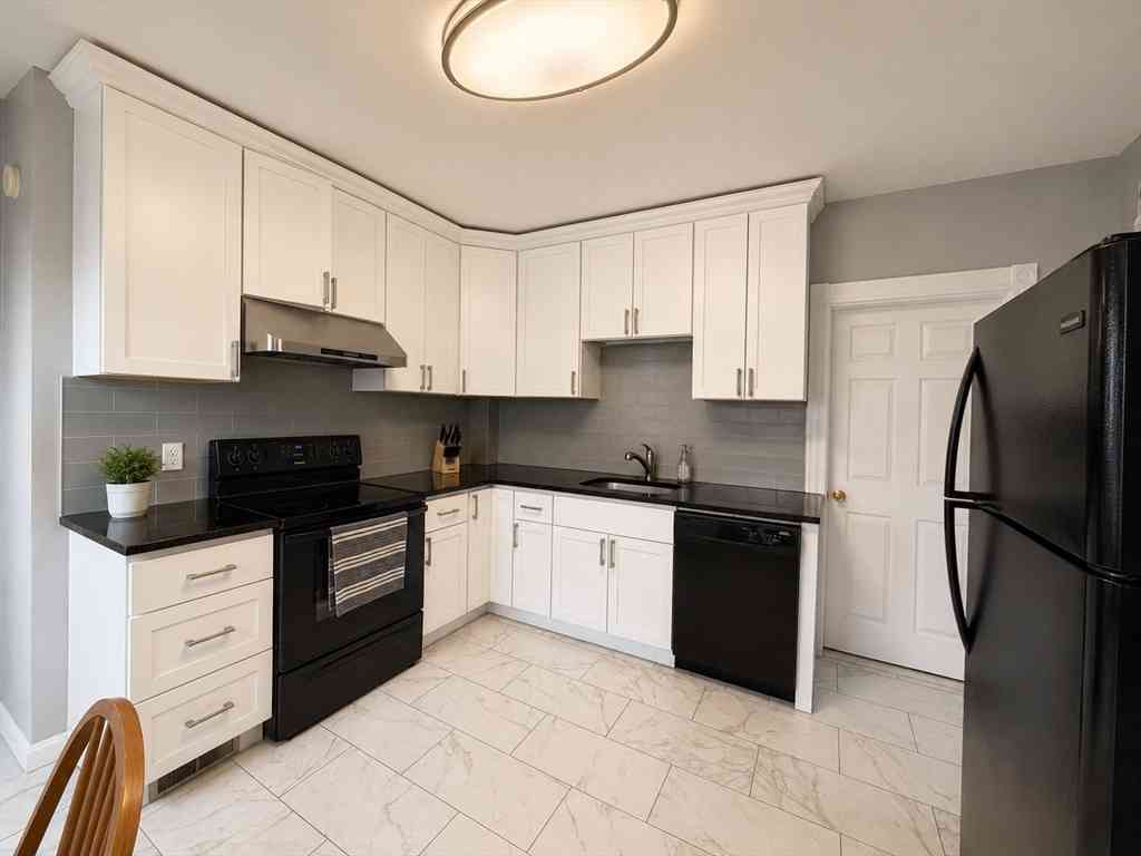 Condo For Rent - 60 Fiske St #2<br/> Waltham, MA 02451