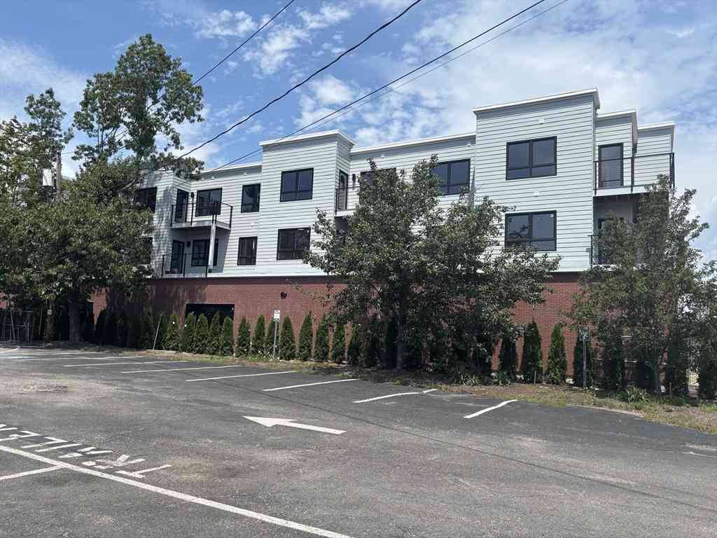 Condo For Rent - 1391 Main Street #303<br/> Walpole, MA 02081