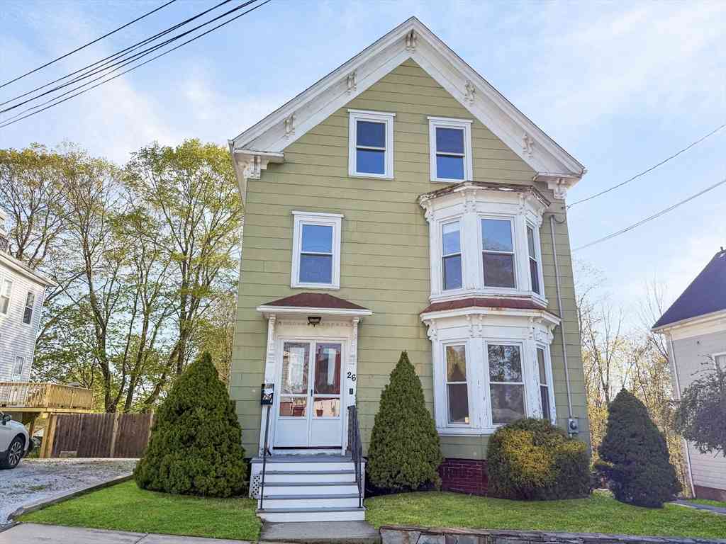 Homes For Sale - 26 Arlington St<br/> Essex County, Amesbury, MA 01913