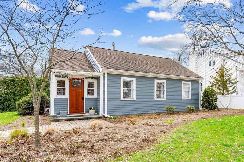 Homes For Sale - 11 Norman Ave<br/> Essex County, Newburyport, MA 01950