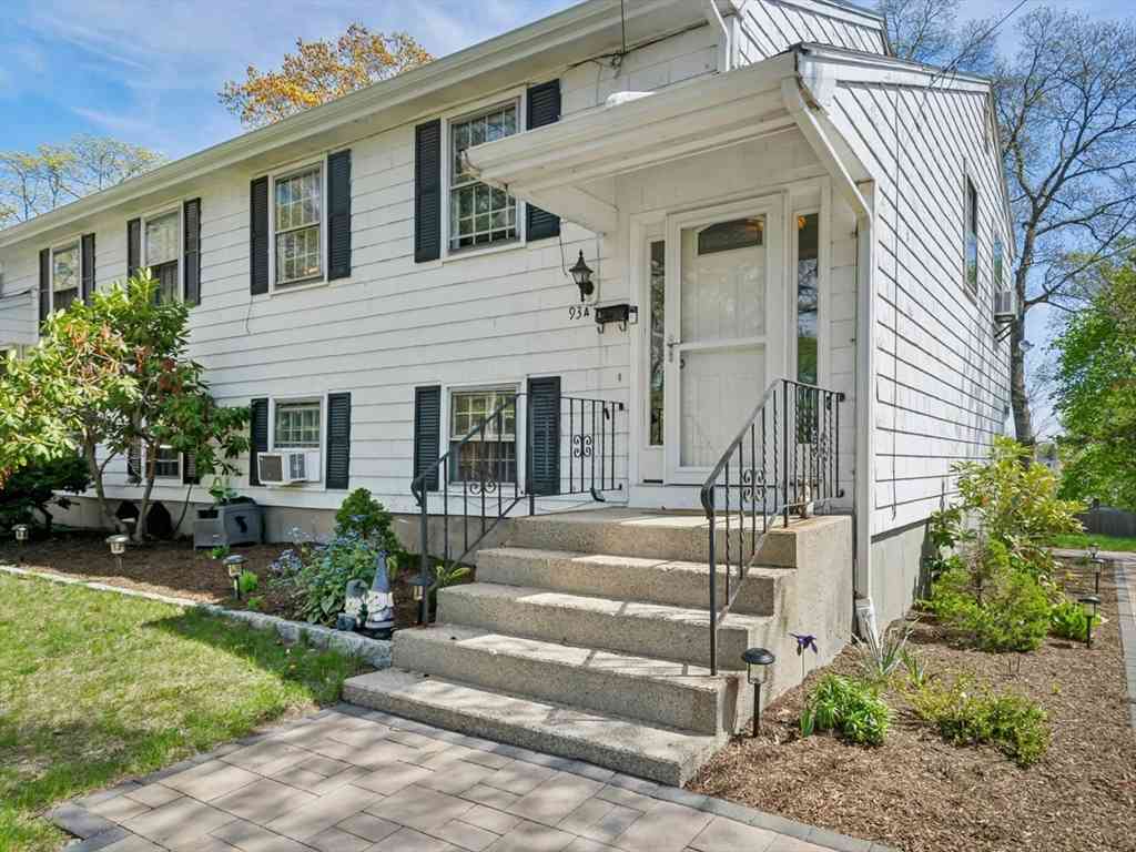Condo For Sale - 93A High Street #93A<br/> Worcester County, Milford, MA 01757