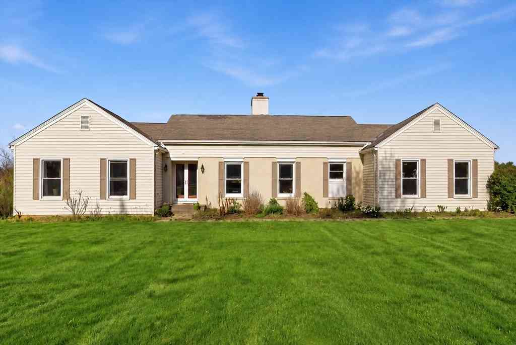 Homes For Sale - 76 Fiske Hill Rd<br/> Worcester County, Sturbridge, MA 01566