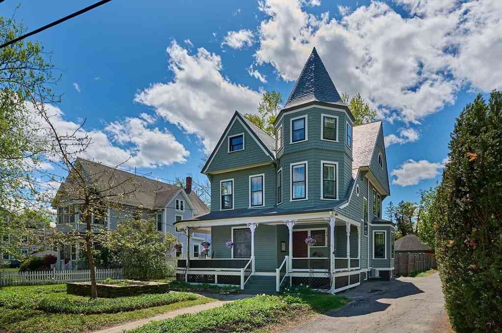 Multifamily For Rent - 296 Elm St<br/> Northampton, MA 01060