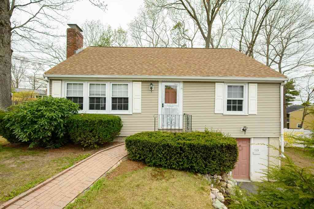 Homes For Sale - 113 Ledgewood Rd<br/> Dedham, MA 02026