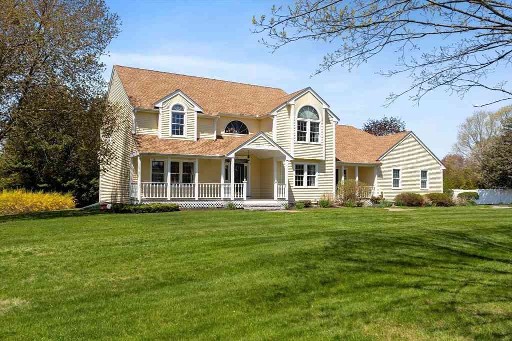 Homes For Sale - 10 Baldwin Rd<br/> Middlesex County, Westford, MA 01886
