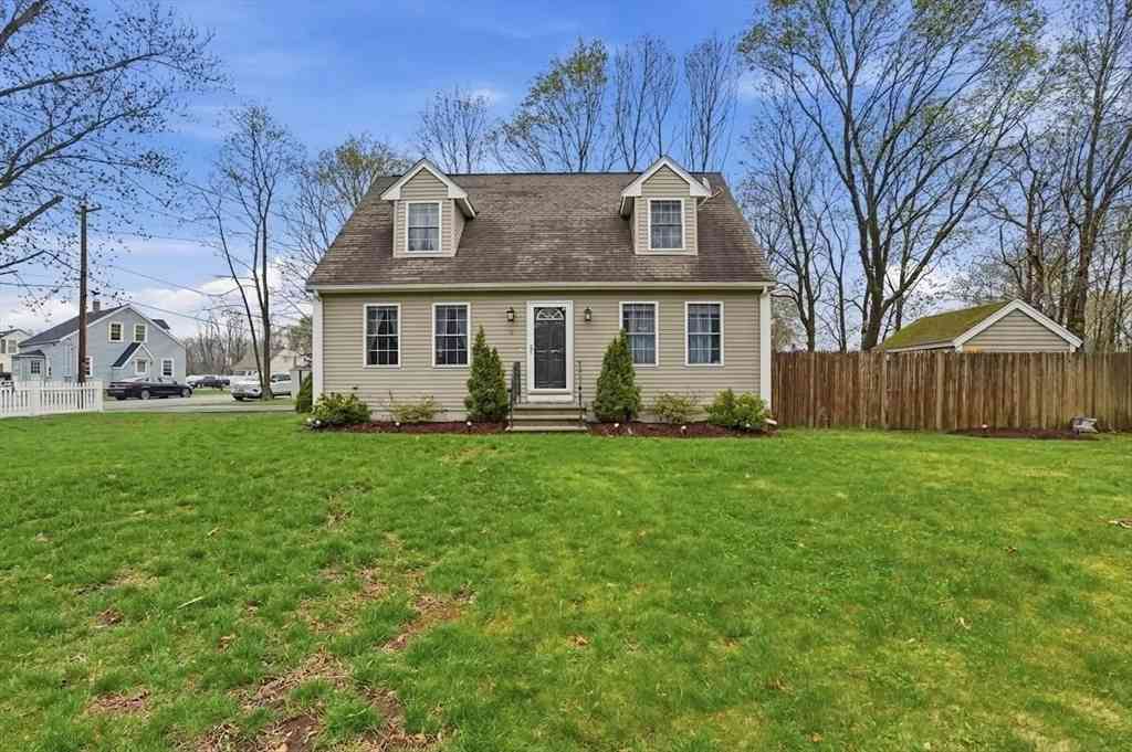 Homes For Sale - 11 California Avenue<br/> Norfolk County, Bellingham, MA 02019