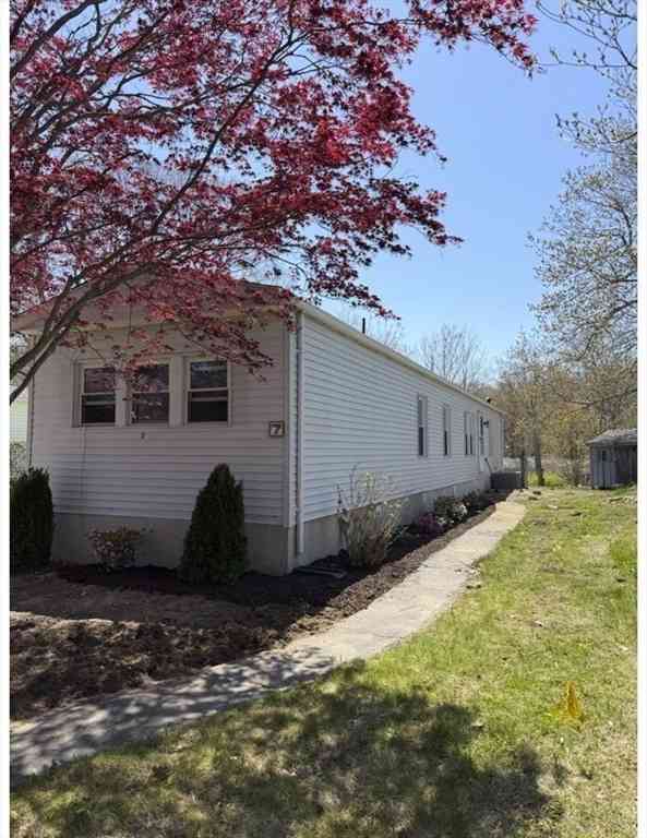 Mobile Home For Sale - 7 Chestnut St<br/> Plymouth County, Rockland, MA 02370