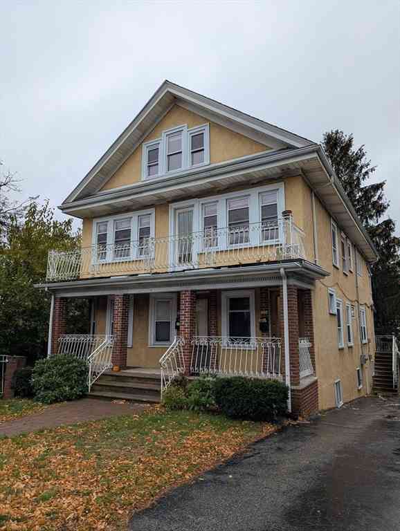Homes For Rent - 376 Fellsway W #1<br/> Medford, MA 02155