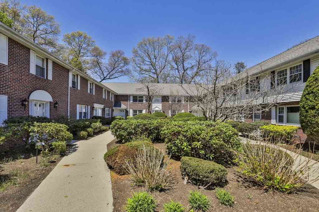 Condo For Sale - 21 Westerly St #3<br/> Norfolk County, Wellesley, MA 02482