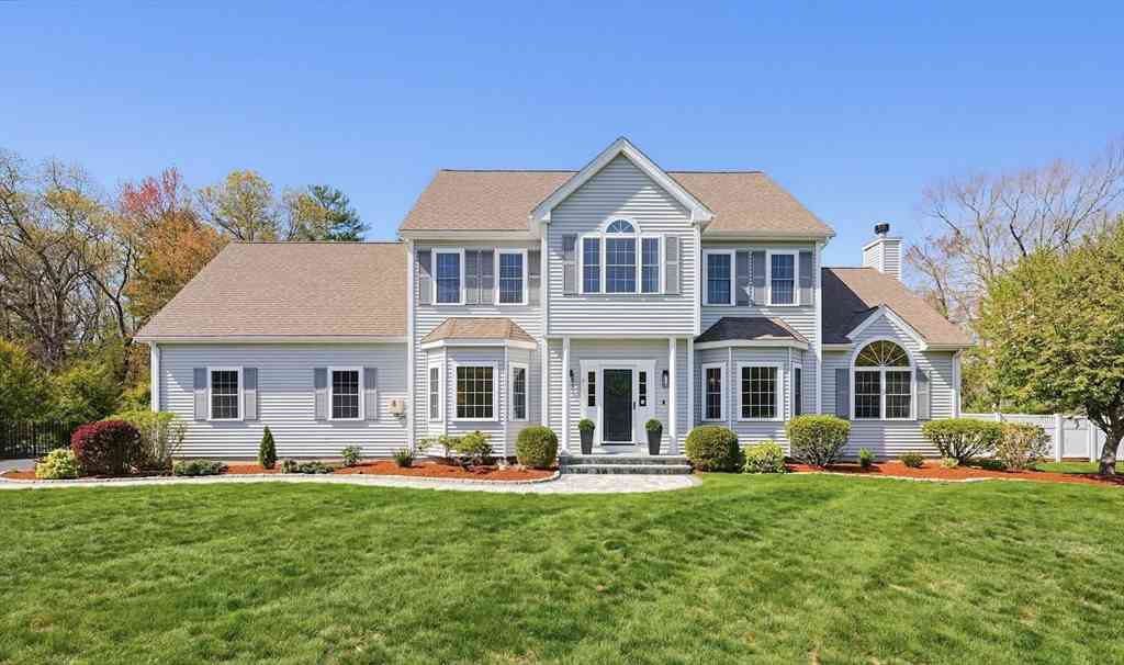Homes For Sale - 6 Forest Path<br/> Worcester County, Hopedale, MA 01747