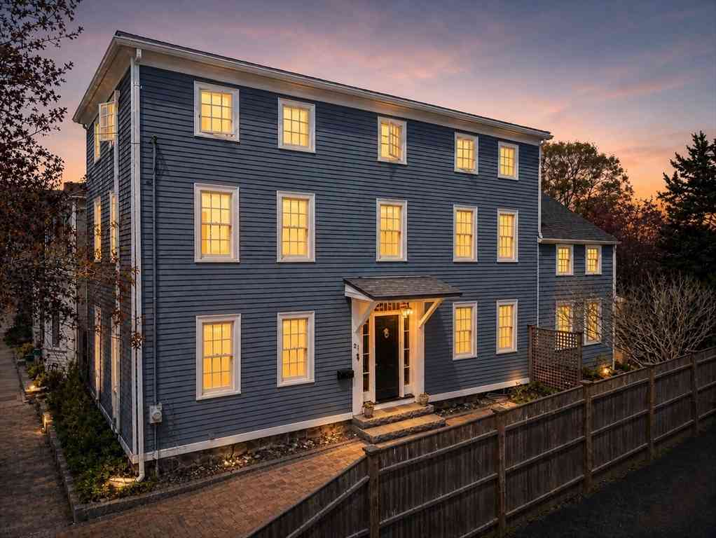 Homes For Sale - 21 Purchase St<br/> Essex County, Newburyport, MA 01950