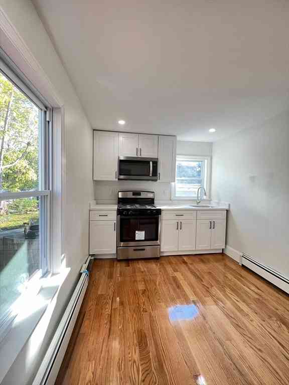 Apartment For Rent - 27 Barry Street #2R<br/> Quincy, MA 02169