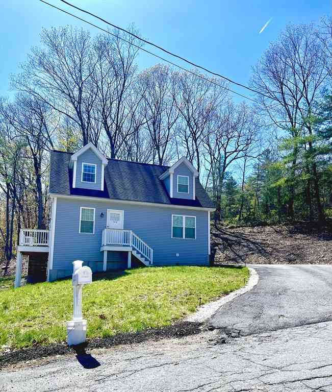 Homes For Sale - 122 Swan Ave<br/> Fitchburg, MA 01420
