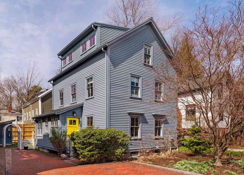 Homes For Sale - 7 Sparks Street<br/> Cambridge, MA 02138