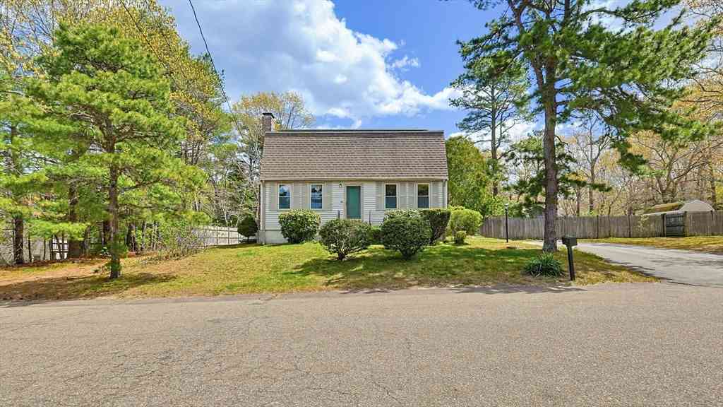 Homes For Sale - 20 Worrall Rd<br/> Plymouth, MA 02360
