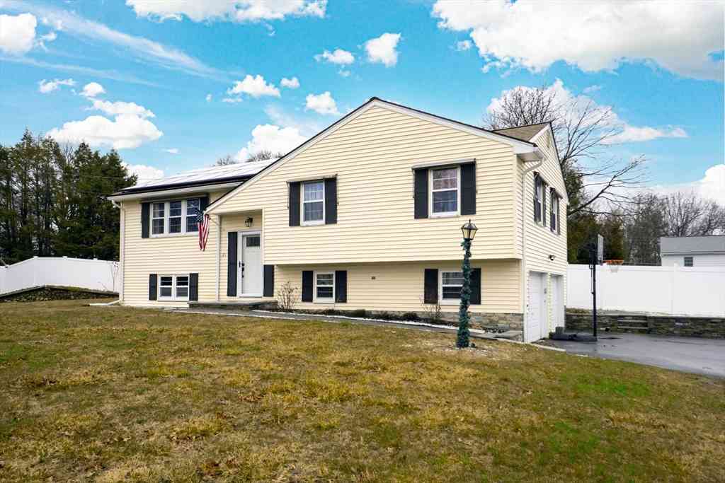 Homes For Sale - 21 Taft St<br/> Worcester County, Milford, MA 01757
