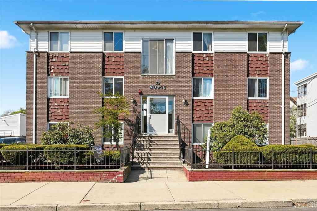 Condo For Sale - 70 Mudge St #3<br/> Lynn, MA 01902