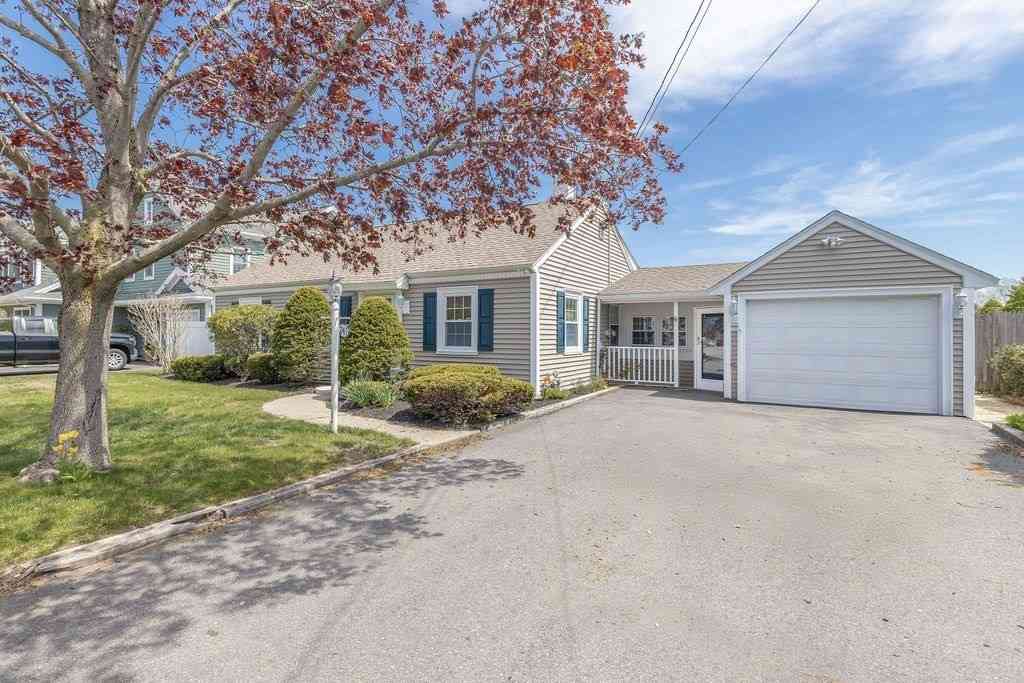 Homes For Sale - 241 Walnut St<br/> Norfolk County, Braintree, MA 02184