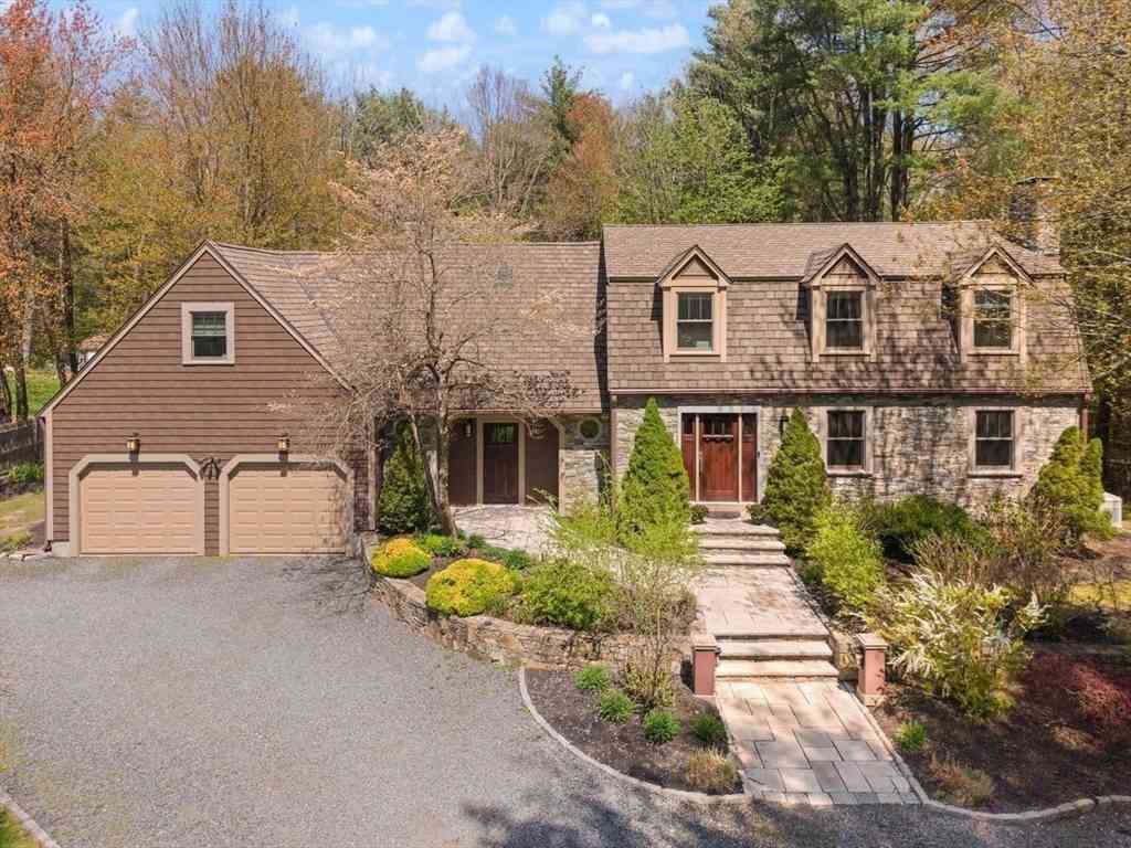 Homes For Sale - 147 Randall St<br/> Bristol County, Easton, MA 02356