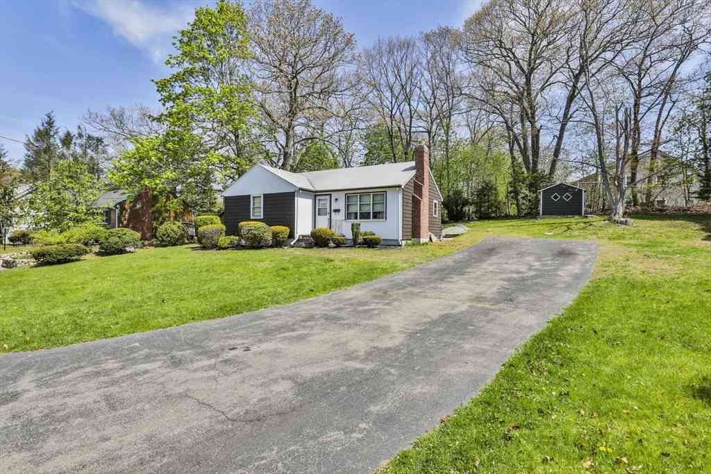 Homes For Sale - 134 Gerald Rd<br/> Norfolk County, Milton, MA 02186