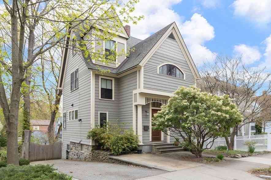 Homes For Sale - 26 Circuit Ave<br/> Newton, MA 02461