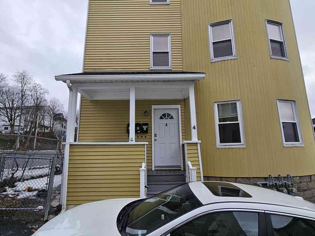 Apartment For Rent - 4 Vernon Terrace #3<br/> Worcester, MA 01610