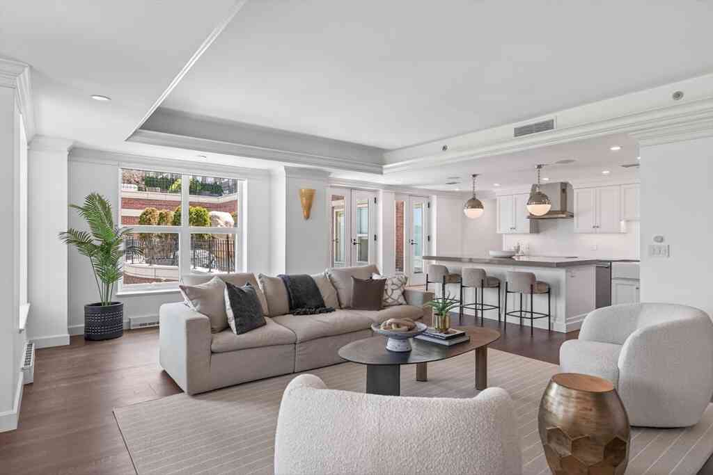 Condo For Sale - 300 Boylston St #702<br/> Boston, MA 02116