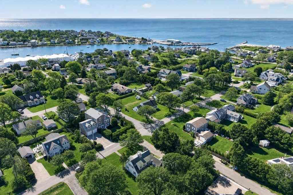 Homes For Sale - 41 Belvidere Rd<br/> Barnstable County, Falmouth, MA 02540