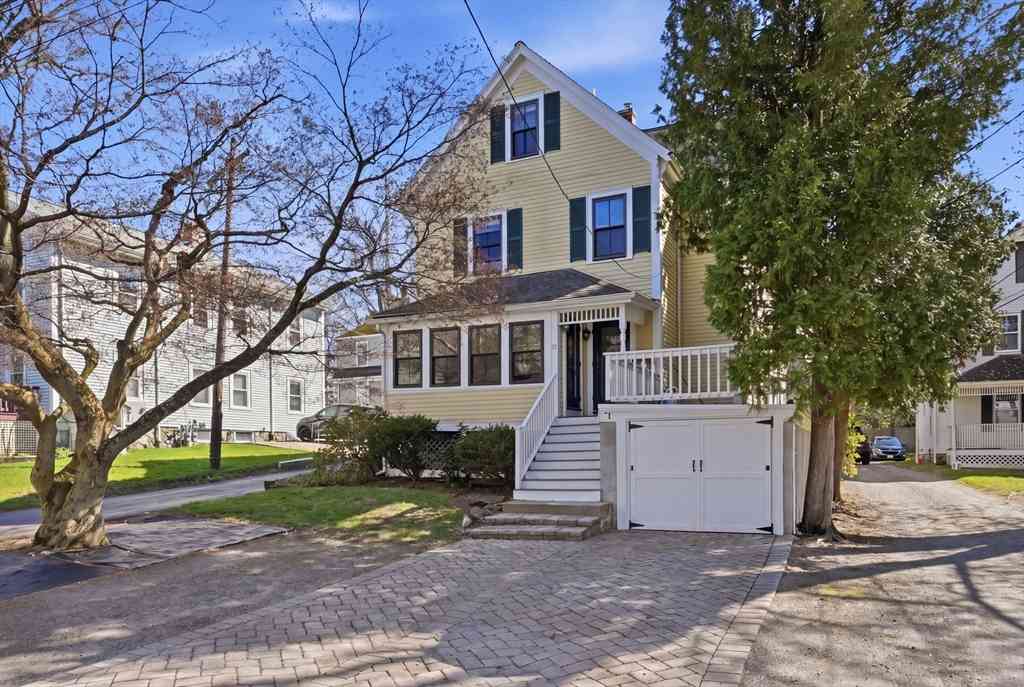 Condo For Sale - 19 Sherman St #2<br/> Middlesex County, Lexington, MA 02420