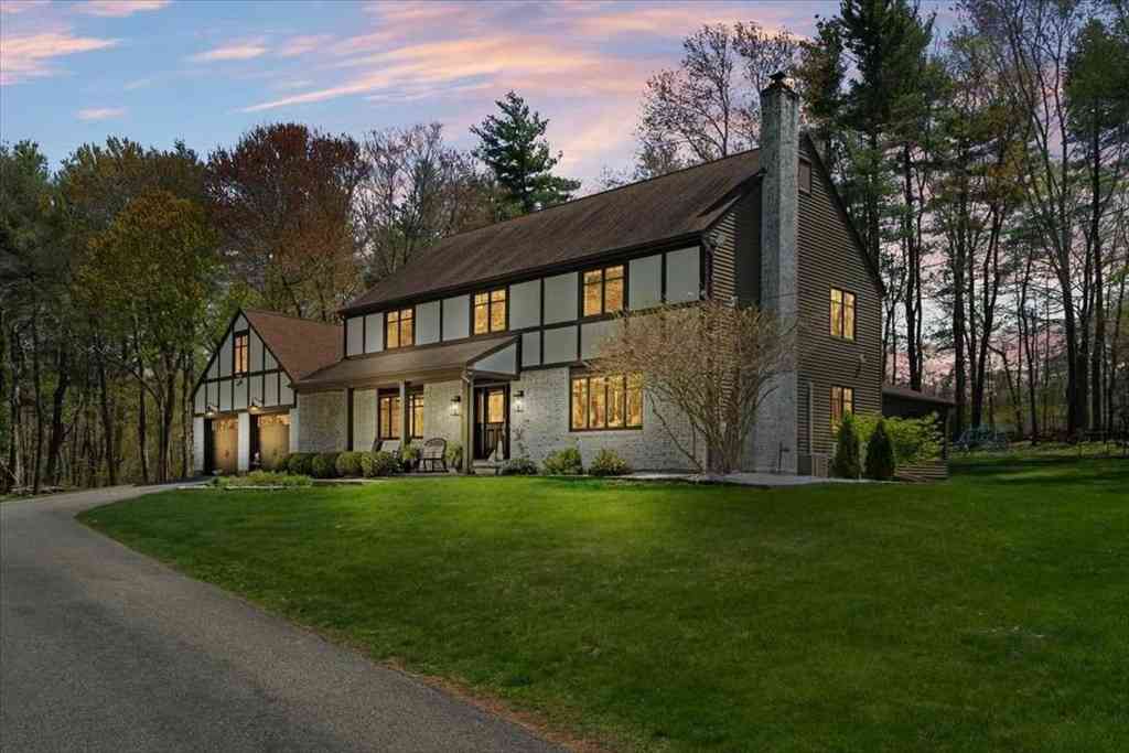 Homes For Sale - 379 South Street<br/> Worcester County, Auburn, MA 01501