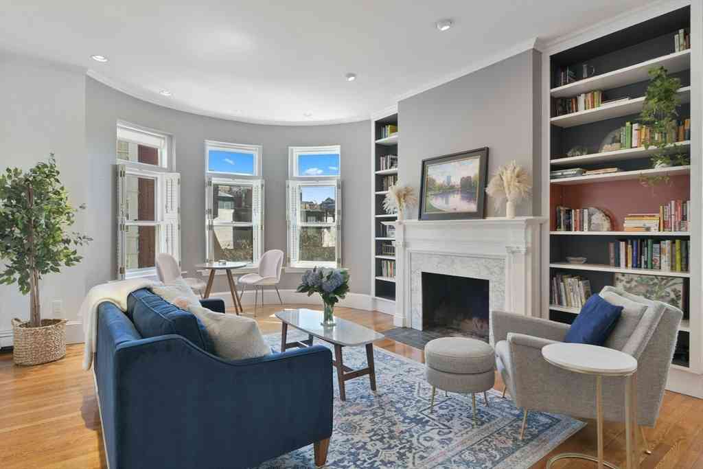 Condo For Sale - 101 Mt Vernon St #3<br/> Boston, MA 02108