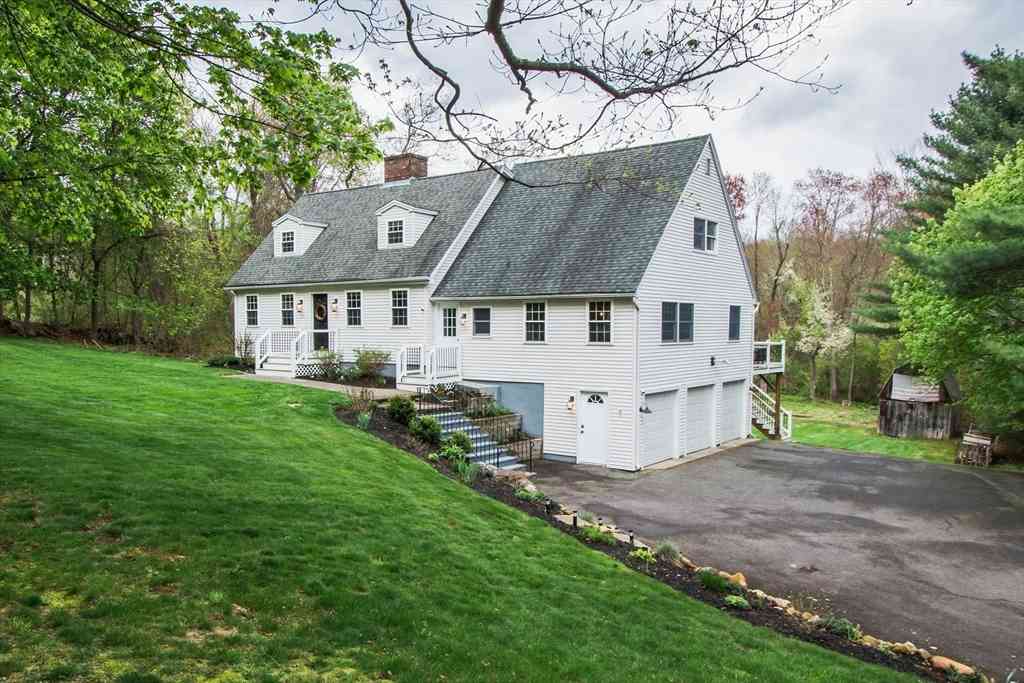 Homes For Sale - 692 Cronin Rd<br/> Worcester County, Warren, MA 01585