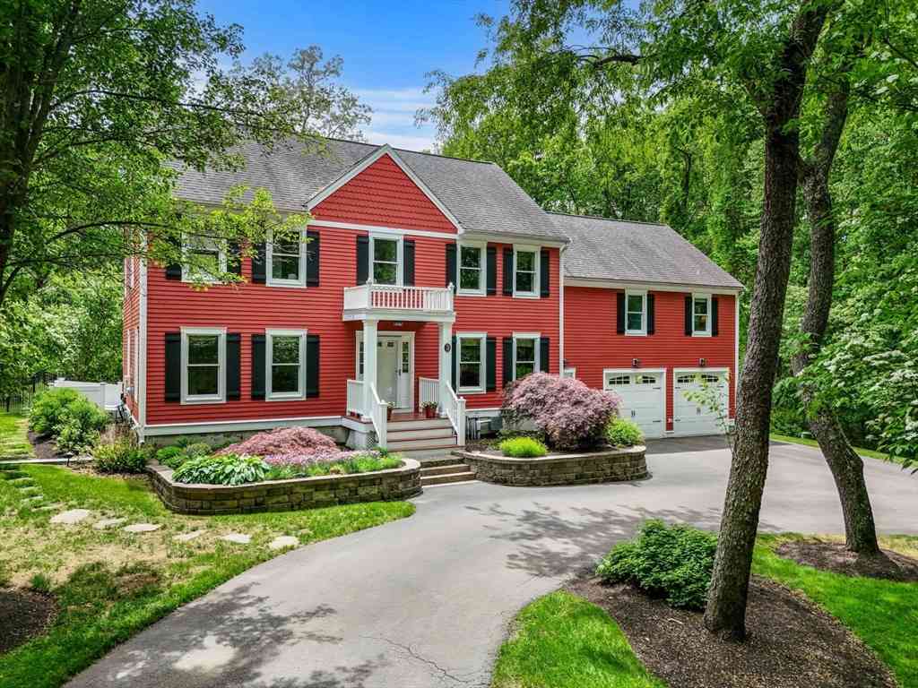 Homes For Sale - 19 Crane Neck St<br/> West Newbury, MA 01985