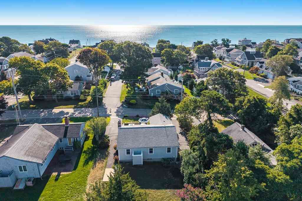 Homes For Sale - 35 Shore Dr<br/> Mashpee, MA 02649