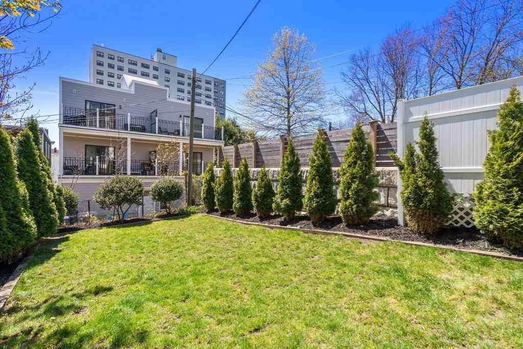 Condo For Sale - 413 E 7th St #1<br/> Boston, MA 02127