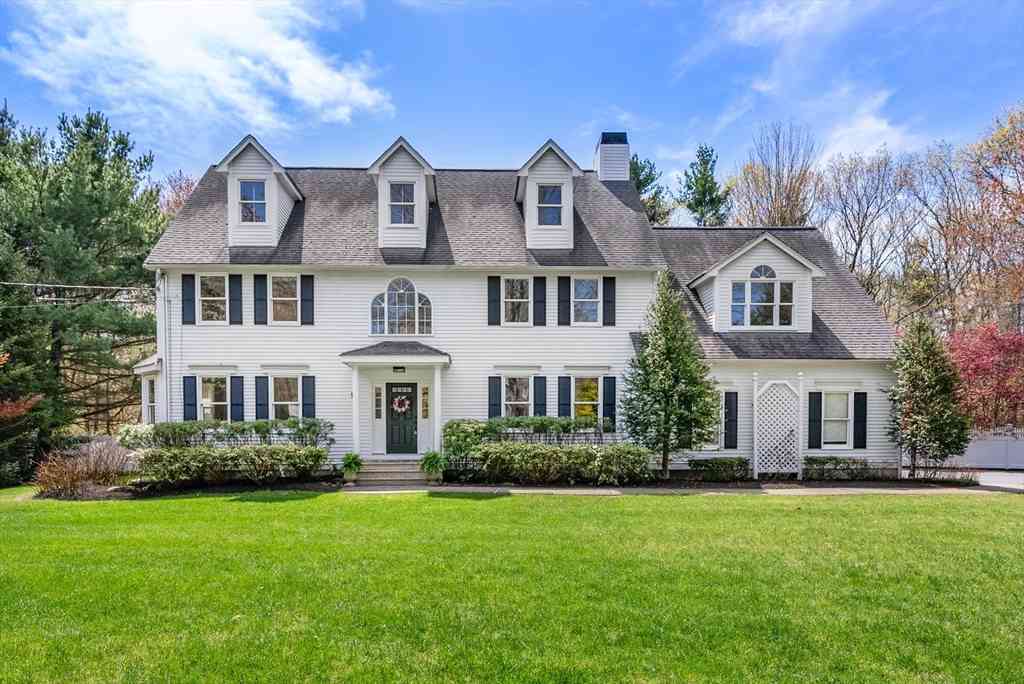 Homes For Sale - 16 Foxhunt Trail<br/> Walpole, MA 02081