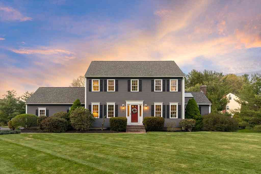 Homes For Sale - 2 Greenbrier Drive<br/> Middlesex County, Westford, MA 01886