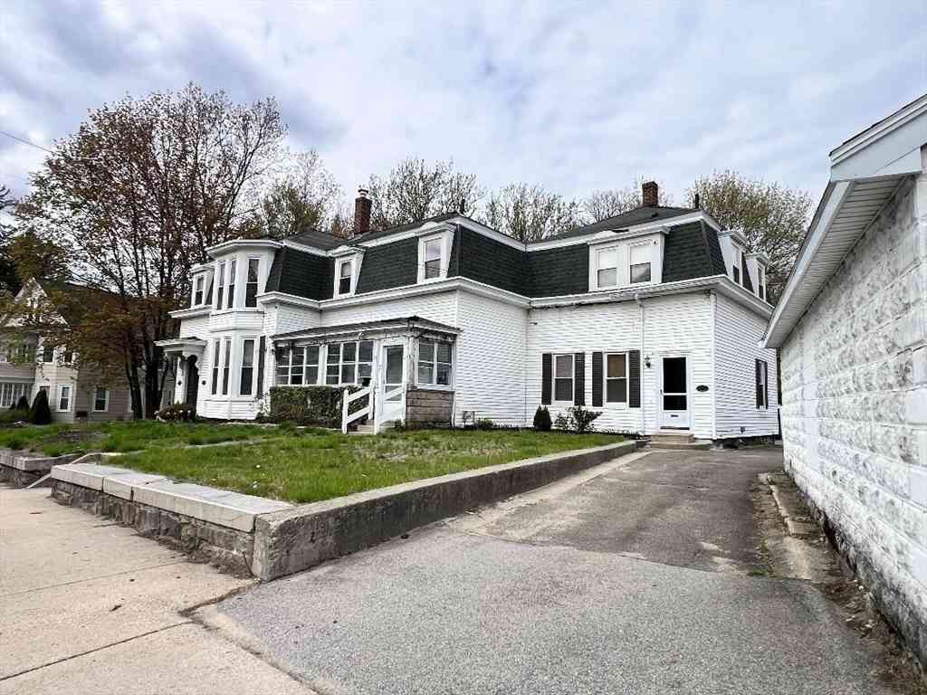 Condo For Sale - 95 Pelham St #3<br/> Methuen, MA 01844