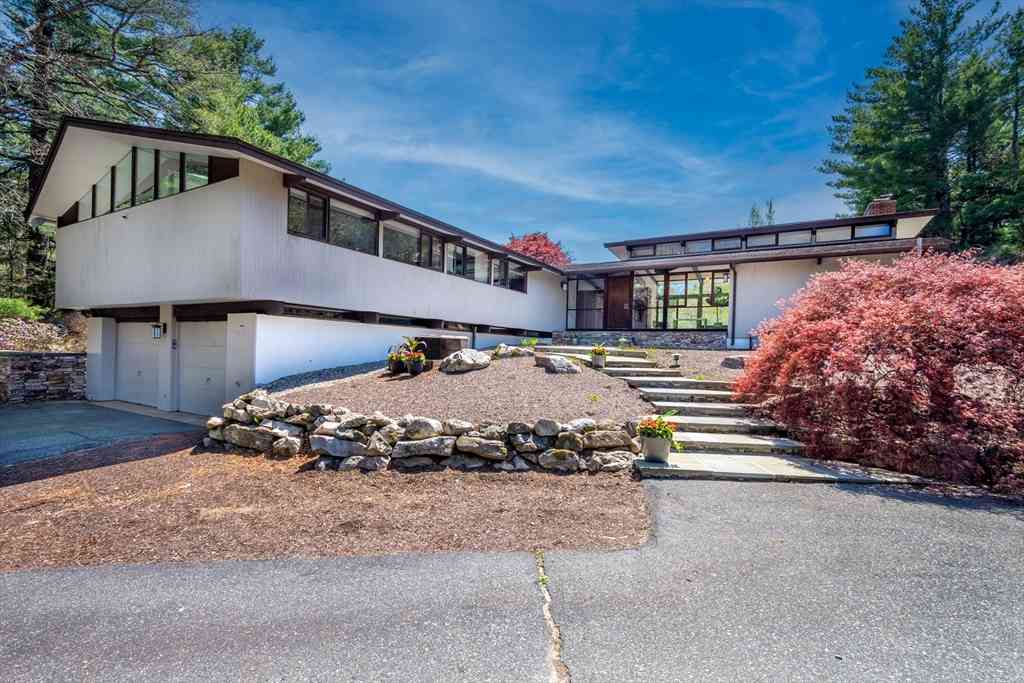 Homes For Sale - 53 Stonehedge Road<br/> Lincoln, MA 01773